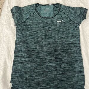 Nike workout top